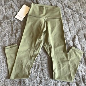 FAKE Lululemon Leggings 25”